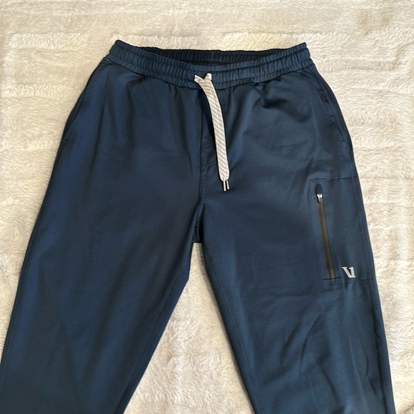 Vuori Other - Men’s Vuori joggers. Size small. Blue.